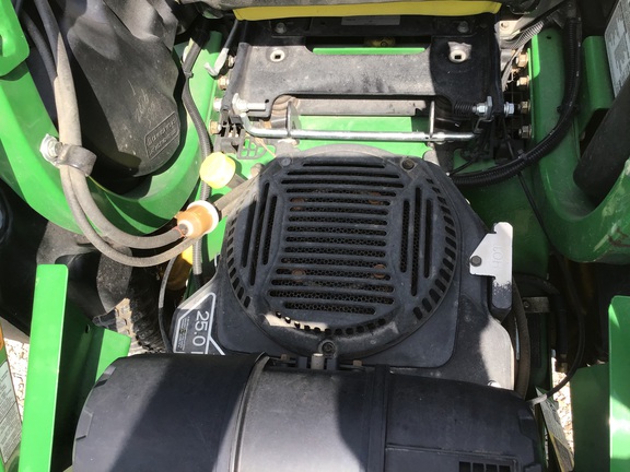 2017 John Deere Z915E Mower/Zero Turn