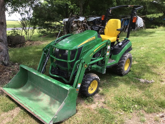 2019 John Deere 1025R Tractor Compact