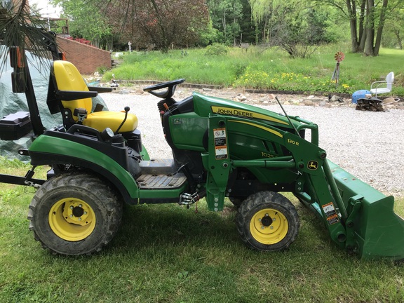 2019 John Deere 1025R Tractor Compact