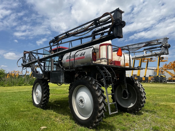 Walker 44 Sprayer/High Clearance