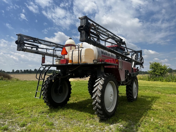 Walker 44 Sprayer/High Clearance