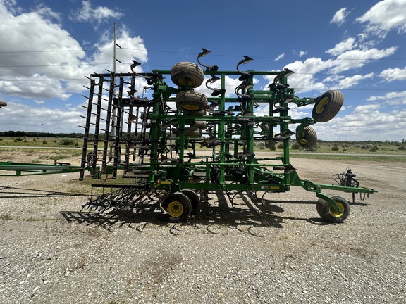 2015 John Deere 2210 50’ 6” Field Cultivator