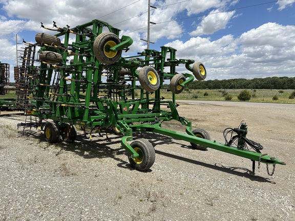 2015 John Deere 2210 50’ 6” Field Cultivator