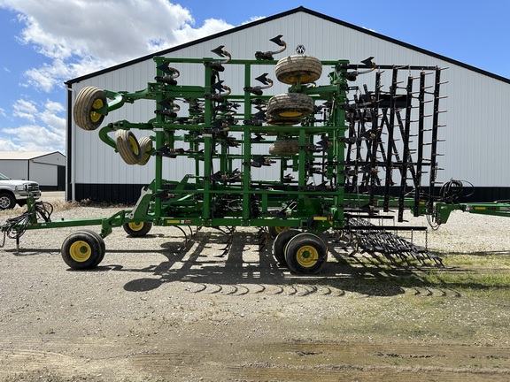 2015 John Deere 2210 50’ 6” Field Cultivator