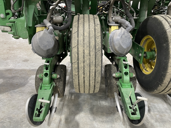 2015 John Deere 1795 Planter