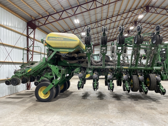 2015 John Deere 1795 Planter