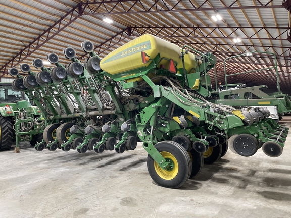 2015 John Deere 1795 Planter