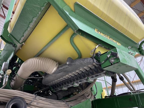 2015 John Deere 1795 Planter