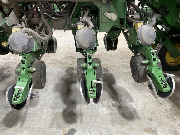 2015 John Deere 1795 Planter