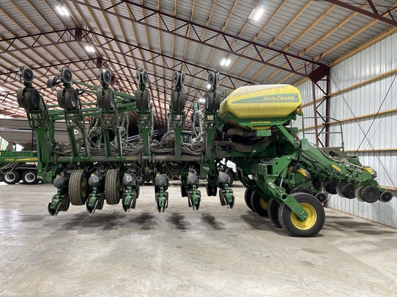 2015 John Deere 1795 Planter