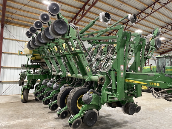 2015 John Deere 1795 Planter