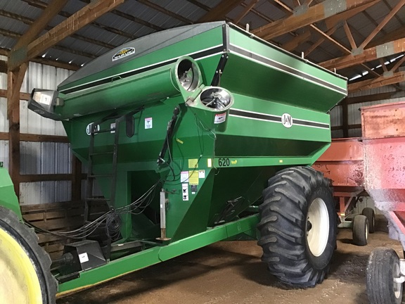 J&M 620-14 Grain Cart