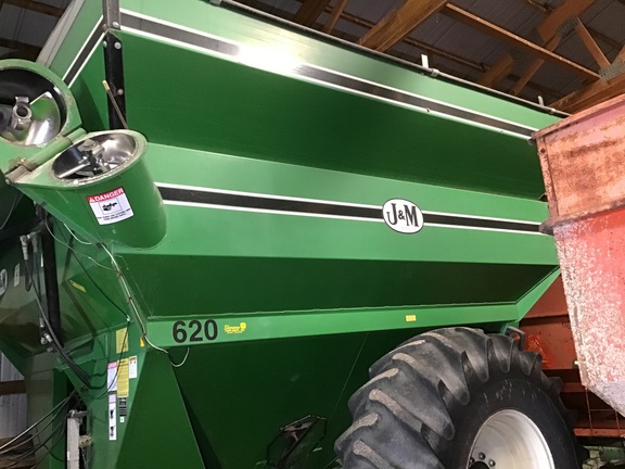 J&M 620-14 Grain Cart