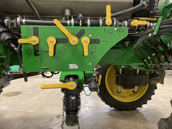 2014 John Deere R4038 Sprayer/High Clearance