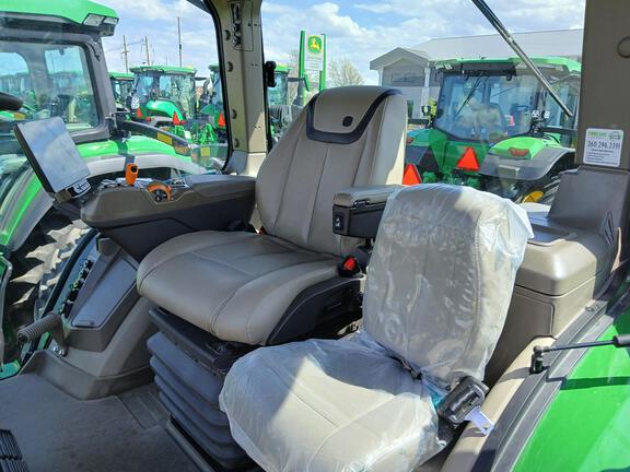 2024 John Deere 8R 250 Tractor