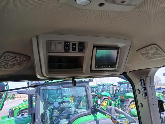 2024 John Deere 8R 250 Tractor