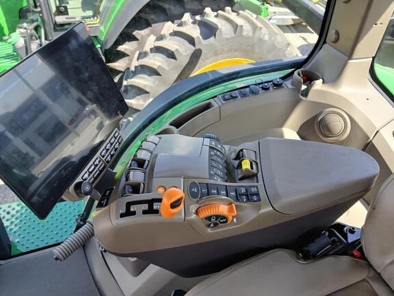 2024 John Deere 8R 250 Tractor