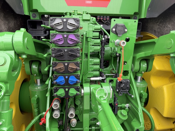 2023 John Deere 8R 370 Tractor