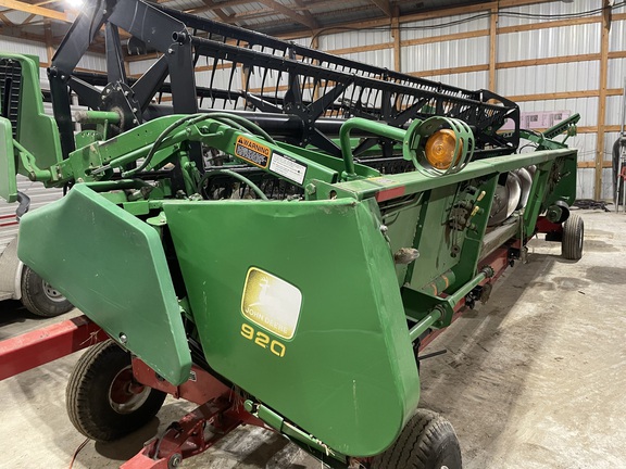 1998 John Deere 920 Header Combine