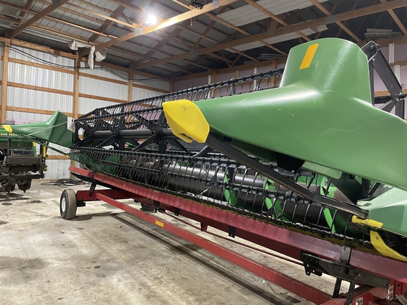 1998 John Deere 920 Header Combine