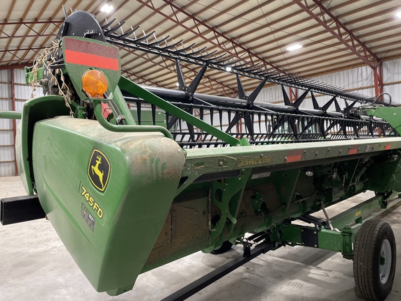 2019 John Deere 745FD Header Combine