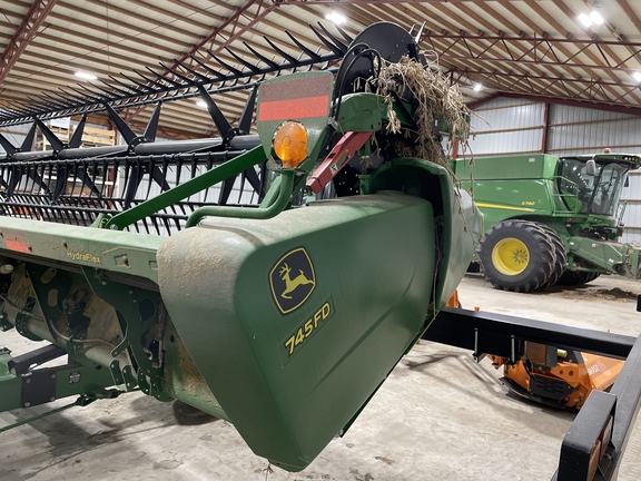 2019 John Deere 745FD Header Combine