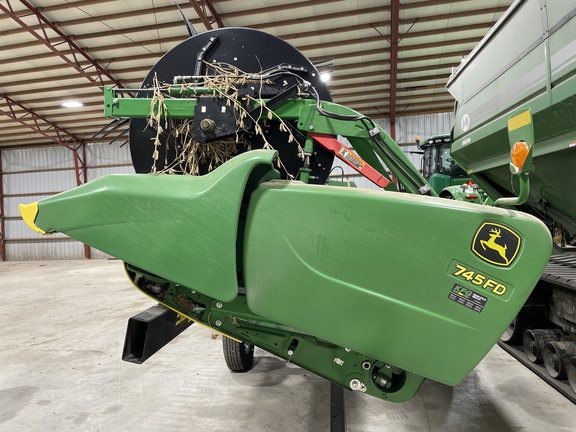 2019 John Deere 745FD Header Combine