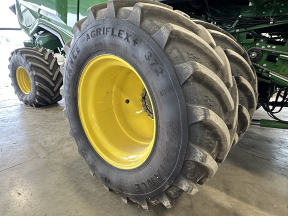 2023 John Deere X9 1100 Combine