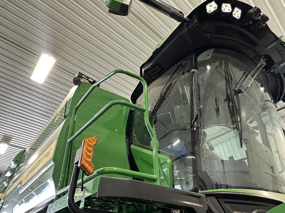 2023 John Deere X9 1100 Combine