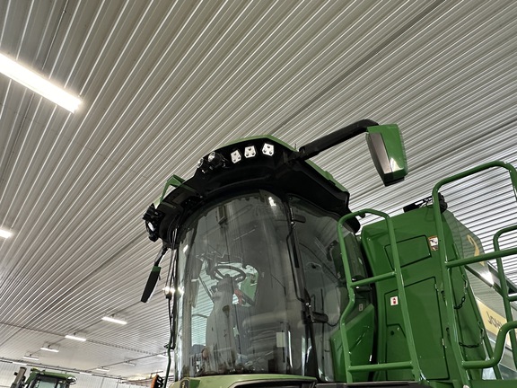 2023 John Deere X9 1100 Combine