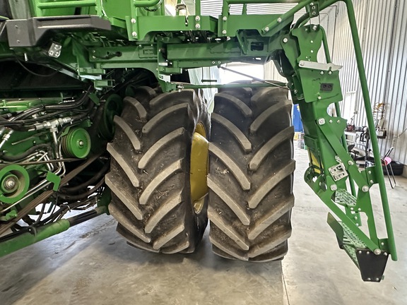 2023 John Deere X9 1100 Combine