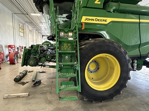 2023 John Deere X9 1100 Combine