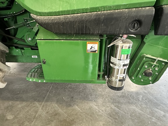 2023 John Deere X9 1100 Combine