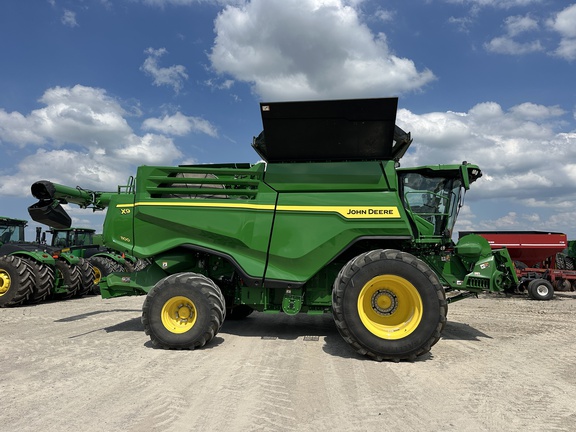 2023 John Deere X9 1100 Combine