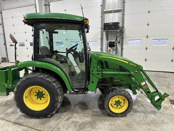 2016 John Deere 3033R Tractor Compact