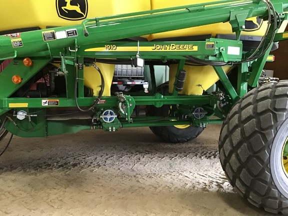 2004 John Deere 1910 Air Seeder