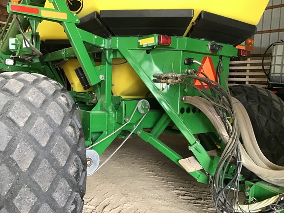 2004 John Deere 1910 Air Seeder