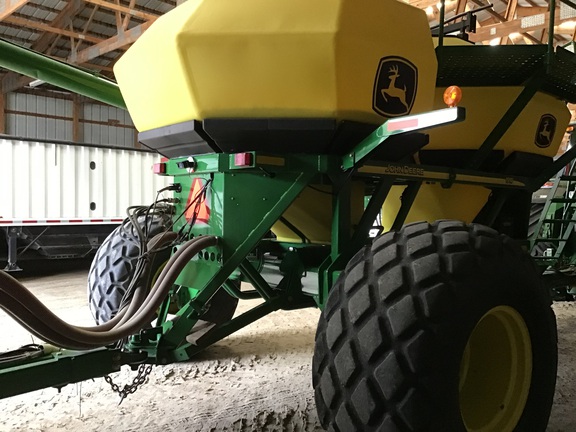 2004 John Deere 1910 Air Seeder