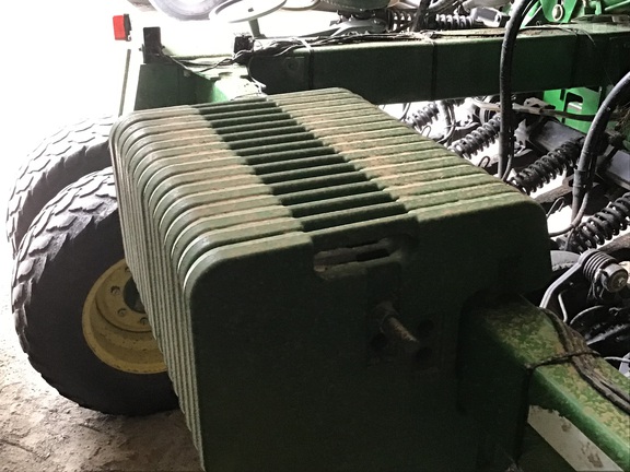 2004 John Deere 1910 Air Seeder