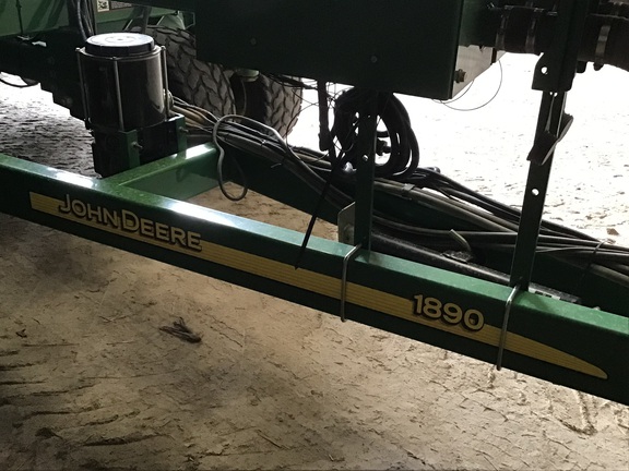 2004 John Deere 1910 Air Seeder