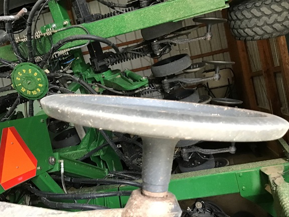 2004 John Deere 1910 Air Seeder