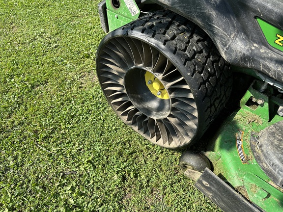 2021 John Deere Z950R Mower/Zero Turn