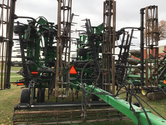 2018 John Deere 2230 Field Cultivator