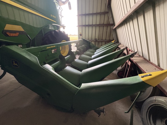 2021 John Deere C6R Header Corn Head