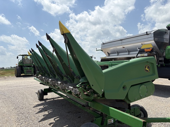 2021 John Deere C6R Header Corn Head