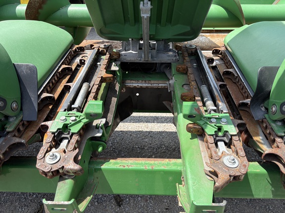 2021 John Deere C6R Header Corn Head