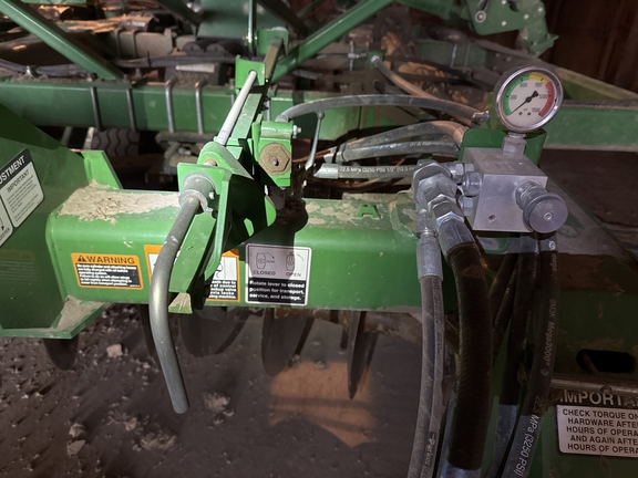 2013 John Deere 2720 Disk Ripper