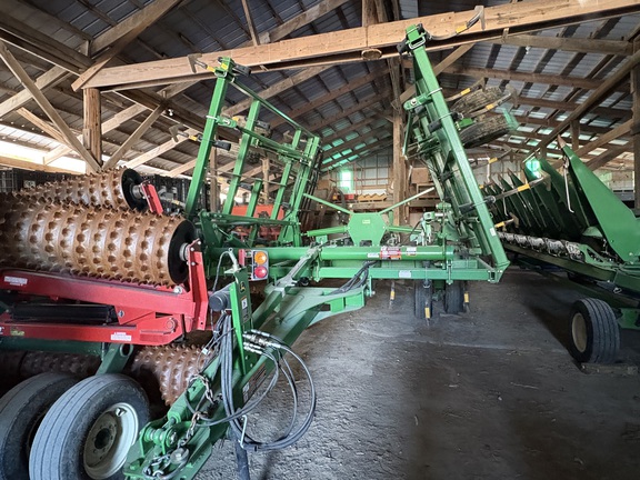 2008 John Deere 2210 LL Field Cultivator