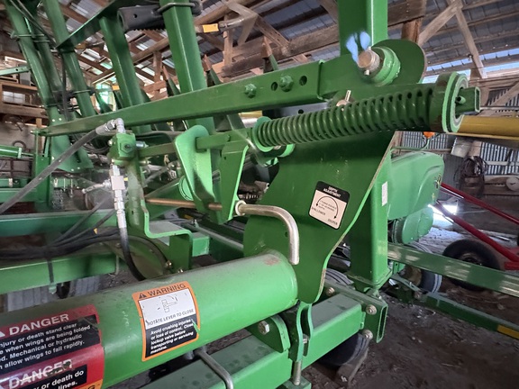 2008 John Deere 2210 LL Field Cultivator