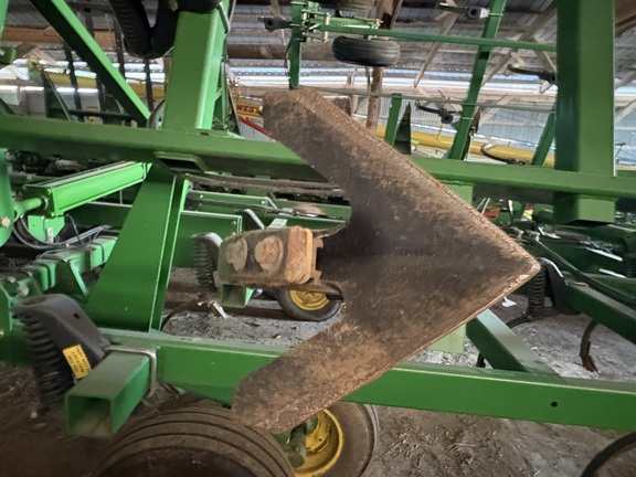 2008 John Deere 2210 LL Field Cultivator